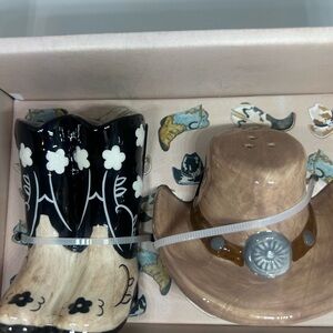 Blue Sky Western Boot and Hat Shaker Set - Black and Tan